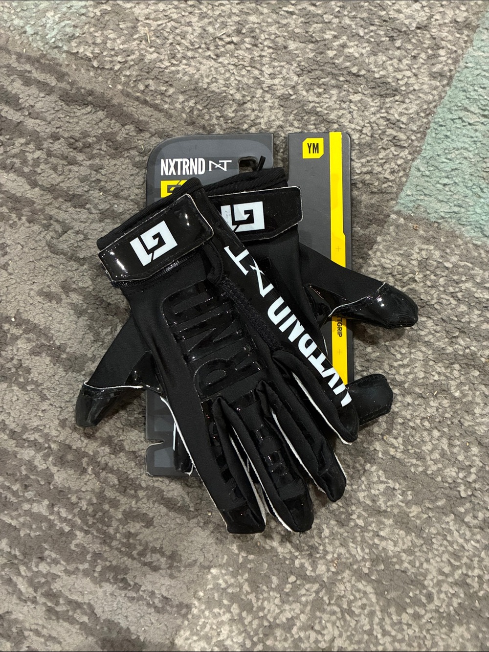 Black Kids Performance Gloves